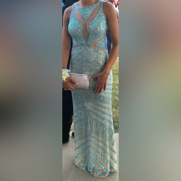 Beaded Sequence Prom/Evening Gown. Size 2. - Picture 1 of 3